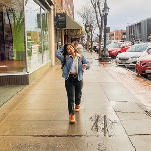 Meet your Posher, Maria